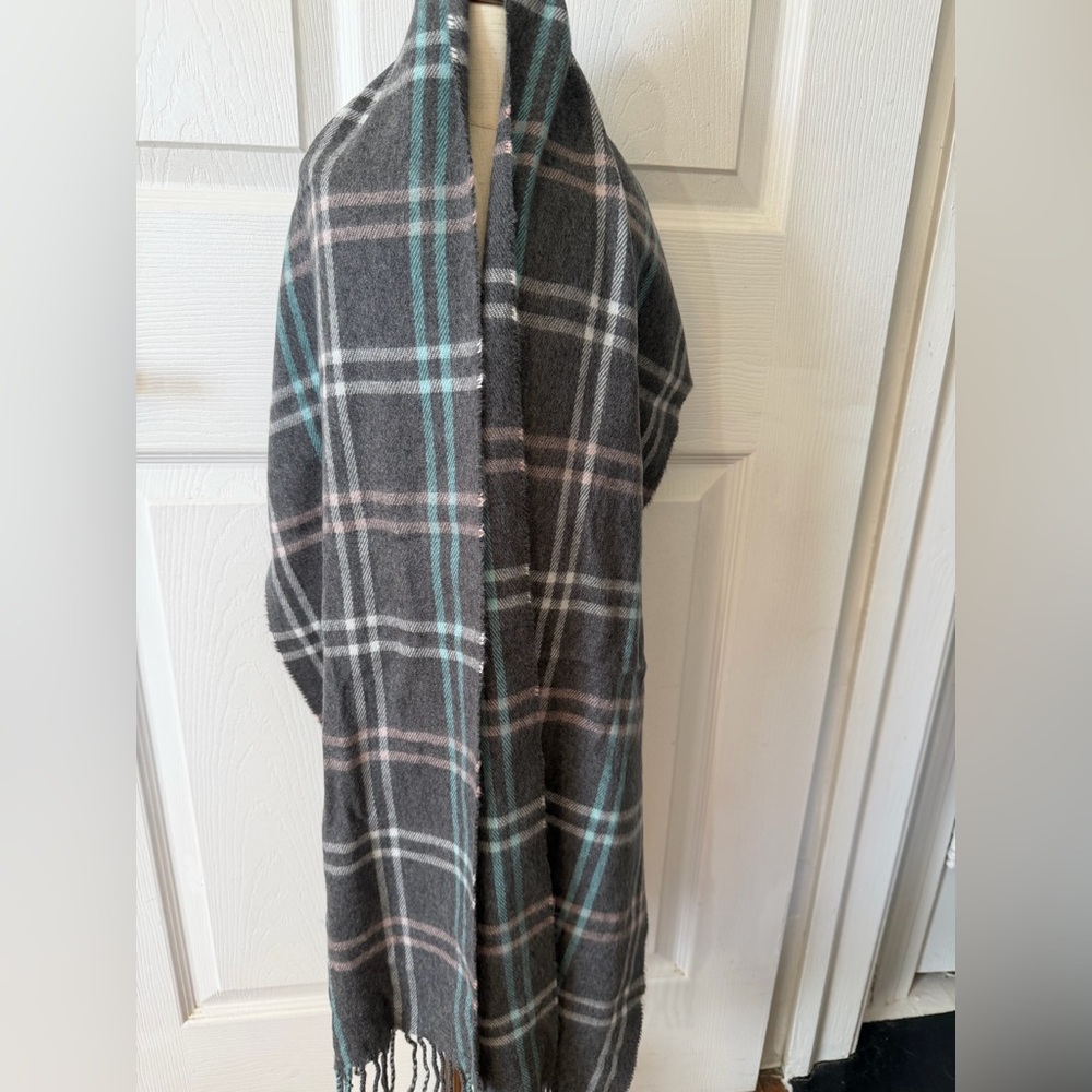 Italian Scarf gray plaid - Picture 3 of 10